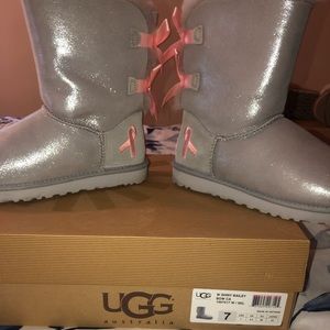 24 HOUR SALE🔥LIMITED EDITION BREAST CANCER UGG